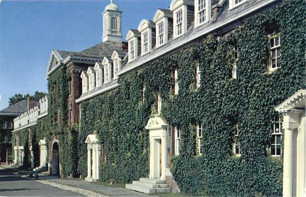 Dormitory on the quadrangle